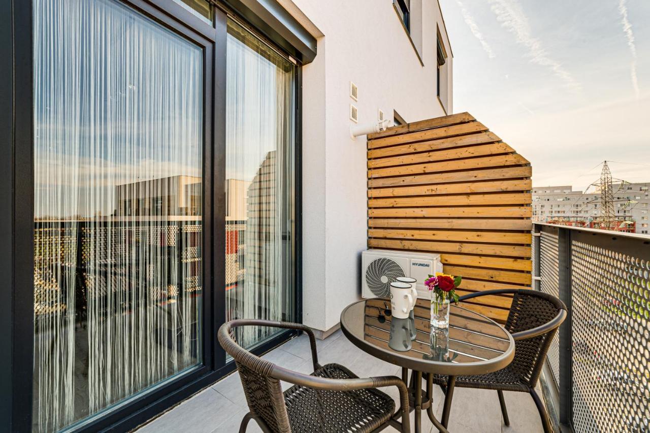 شقة Ari Cinema Apartament With 2M Videoproiector أراد المظهر الخارجي الصورة